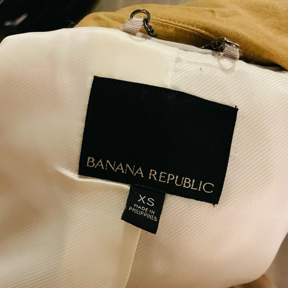 Banana Republic Trench Coat - Picture 3 of 4